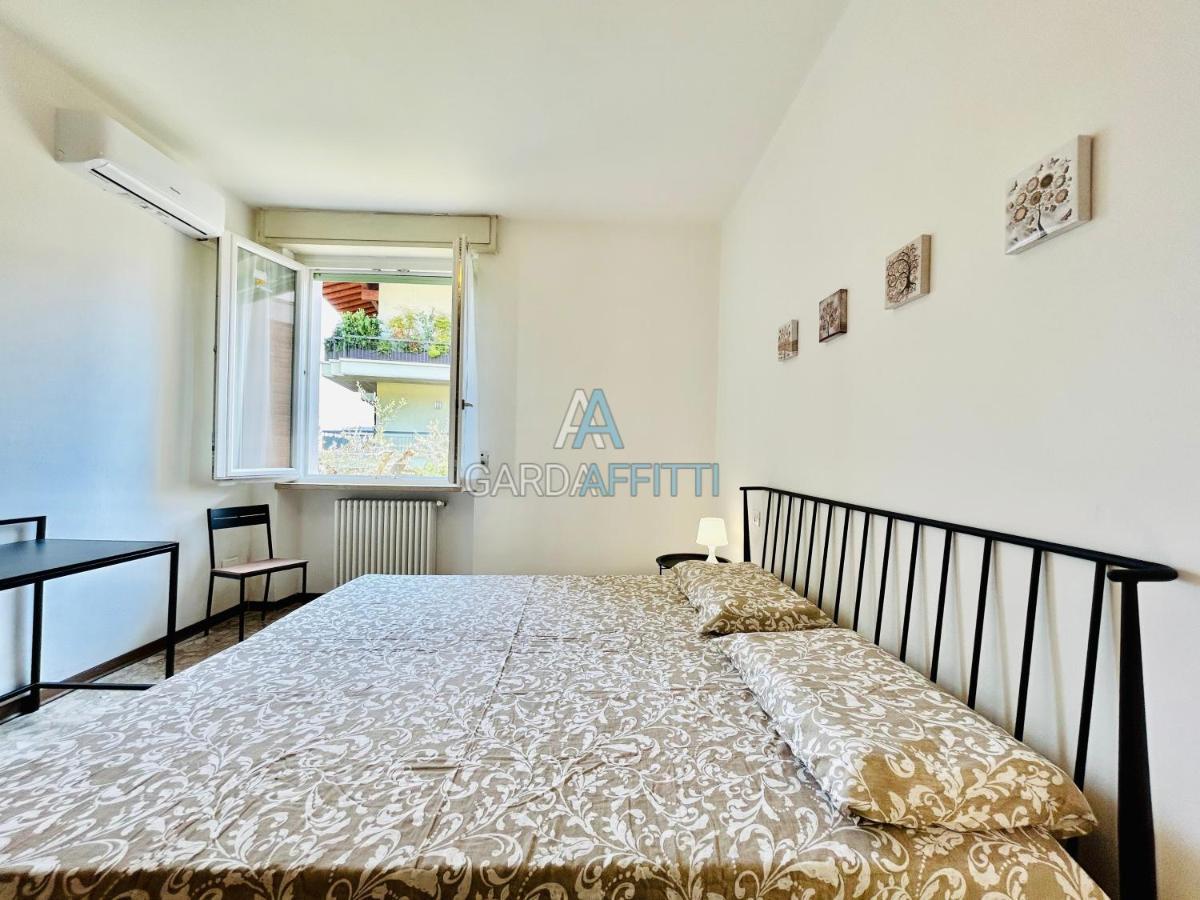 Ares Apartment - Vicino Al Lago Di Garda E Alla Stazione Treno Desenzano del Garda Exterior photo